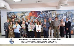 ENTREGA DE MEDALLAS POR 30 Y 40 AÑOS DE SERVICIO AL PERSONAL DOCENTE