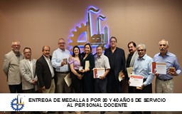 ENTREGA DE MEDALLAS, POR 30 Y 40 AÑOS DE SERVICIO AL PERSONAL DOCENTE